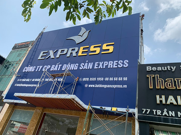 Thi c&ocirc;ng ốp Alu cho c&ocirc;ng ty bất động sản