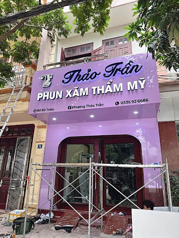 Thi c&ocirc;ng ốp Aluminium cho tiệm Phun xăm thẩm mỹ