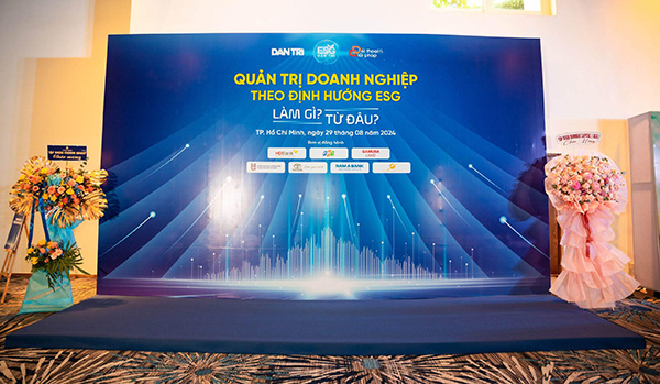 Mẫu backdrop hội thảo hội nghị quản trị doanh nghiệp
