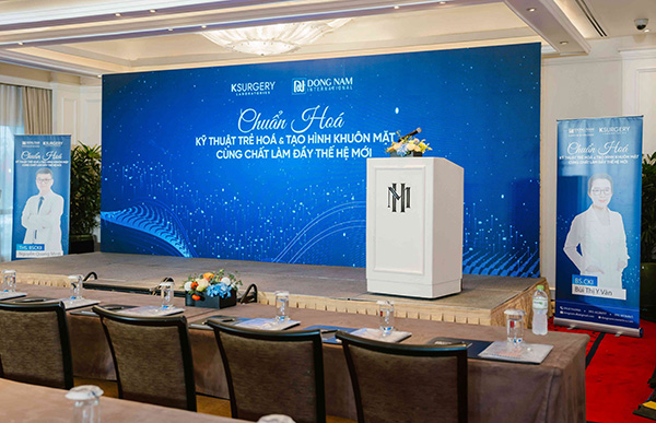Mẫu backdrop hội thảo về chủ đề "Chuẩn hóa y học"