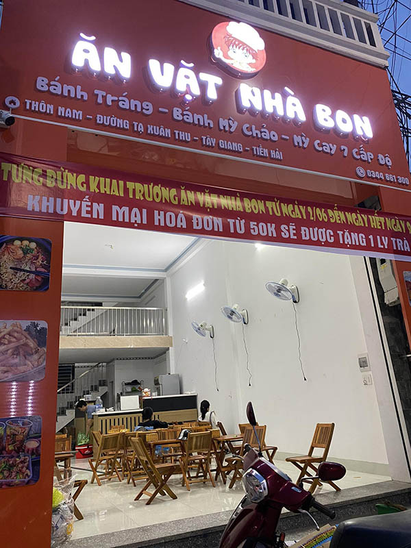 Mẫu bảng hiệu ăn vặt nhà Bon