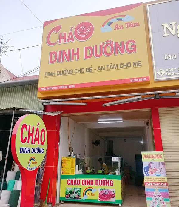 Hộp đèn quán cháo dinh dưỡng độc đáo, thu hút mẹ và bé