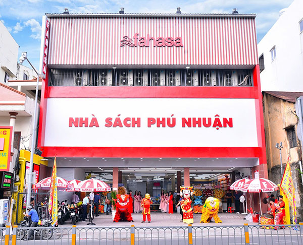 Mẫu biển quảng cáo nhà sách Phú Nhuận