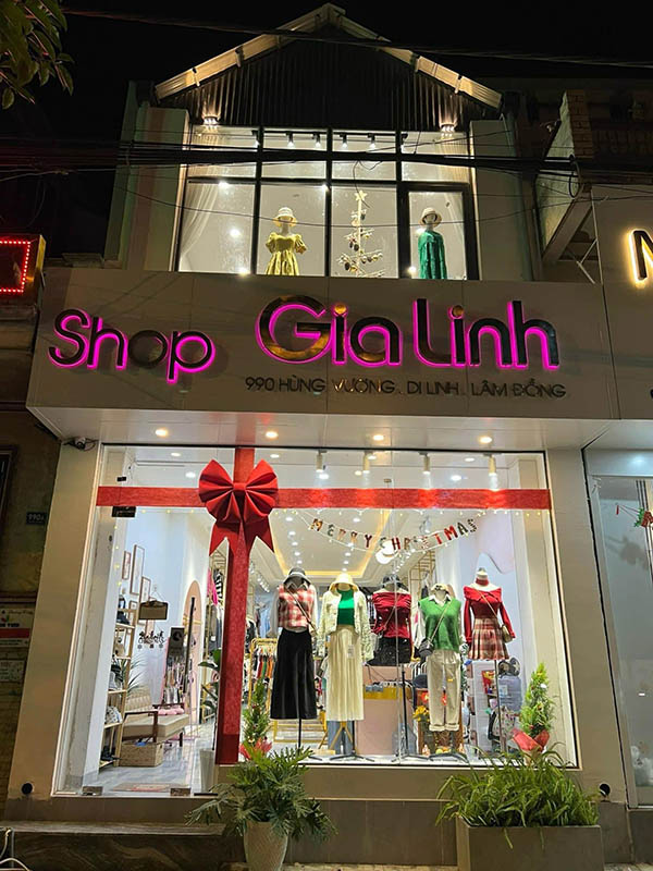 Phong cách thiết kế bảng hiệu shop quần áo nữ