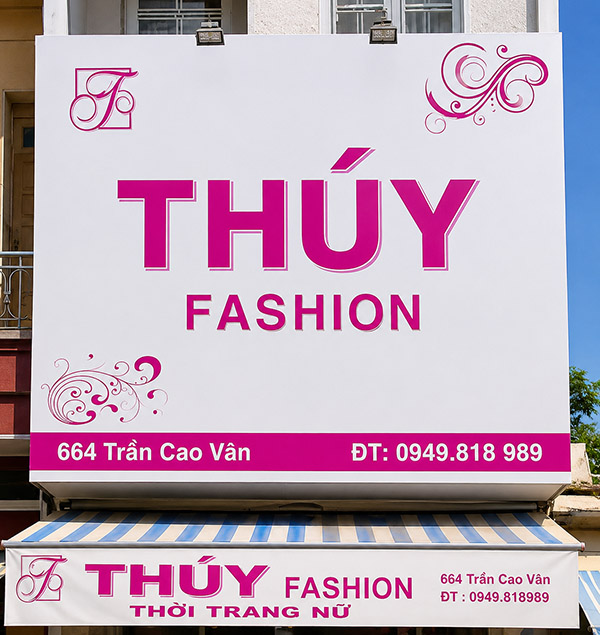 Mẫu bảng hiệu shop quần áo nữ bằng chất liệu bạt Hiflex