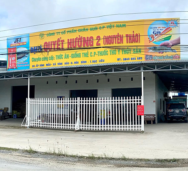 Mẫu bảng hiệu đại lý thức ăn gia súc Quyết Hường