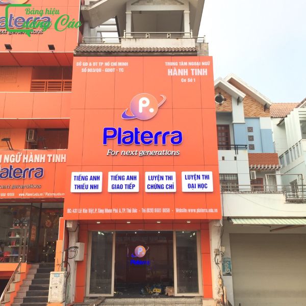Mẫu bảng hiệu trung tâm ngoại ngữ Platerra thi công chuẩn quy định