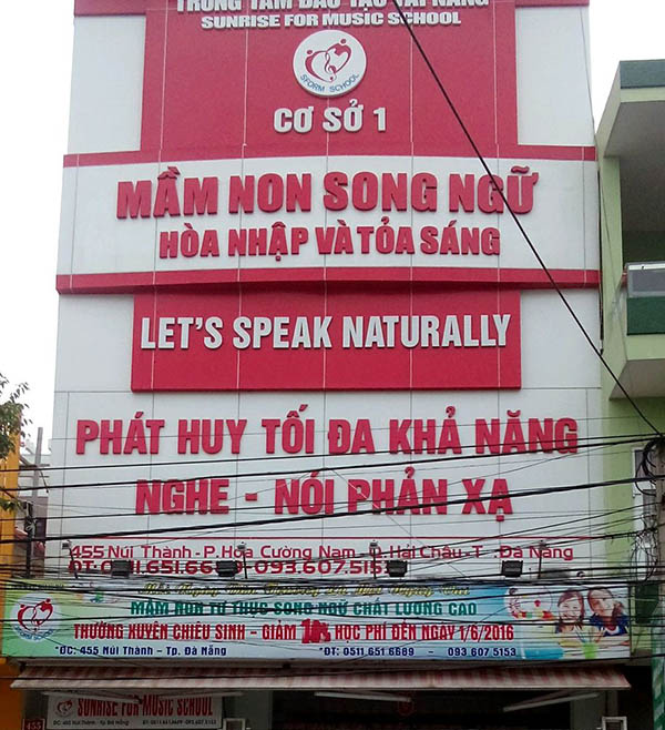 Mẫu bảng hiệu trường mầm non song ngữ