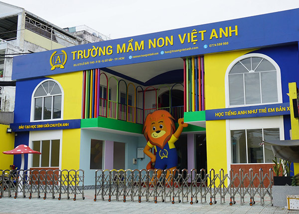 Mẫu bảng hiệu trường mầm non tư thục Việt Anh