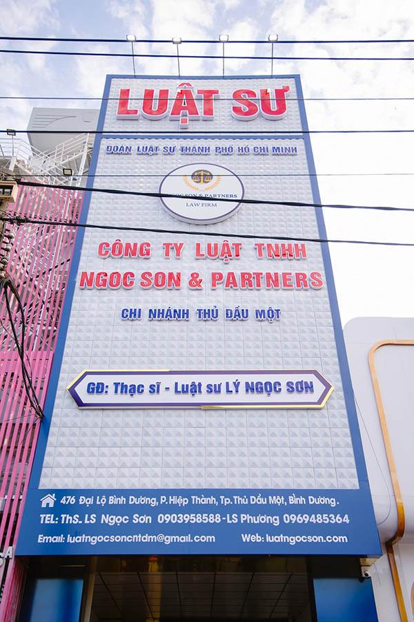 Mẫu bảng hiệu văn phòng luật sư bằng chữ nổi Mica