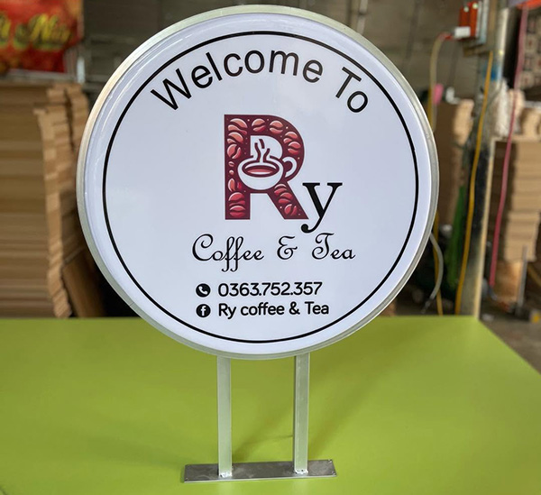 Mẫu biển vẫy cafe Mica hút nổi hình tròn quán RY Coffee