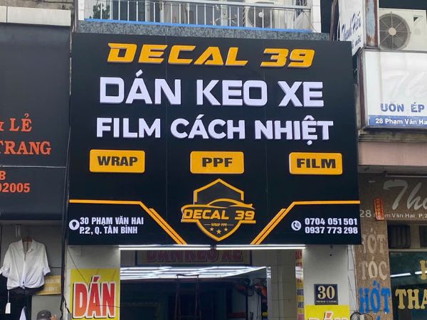Làm bảng hiệu quảng cáo cửa hàng dán Decal xe máy 39
