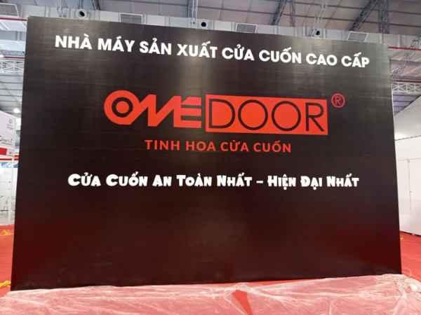 Dự án thi công backdrop nhà máy sản xuất cửa cuốn cao cấp One Door