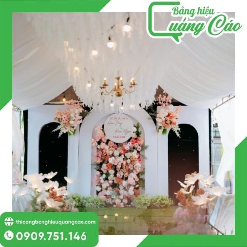 30+ Mẫu Trang Trí Backdrop Đám Cưới Đẹp, Sang Trọng & Tình Tứ