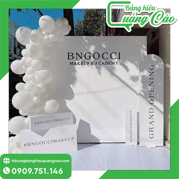 55+ Mẫu Backdrop Khai Trương Đẹp, Sang Trọng & Nổi Bật