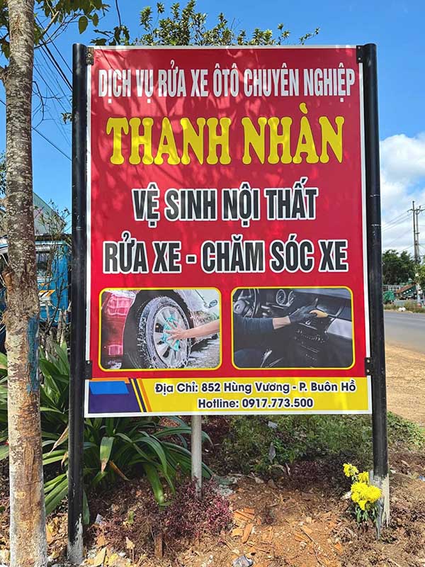 Thi công bảng hiệu tiệm rửa xe dạng đứng đặt tại vỉa hè