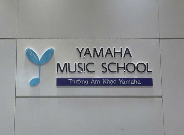 Làm logo bảng hiệu tại Trường âm nhạc Yamaha