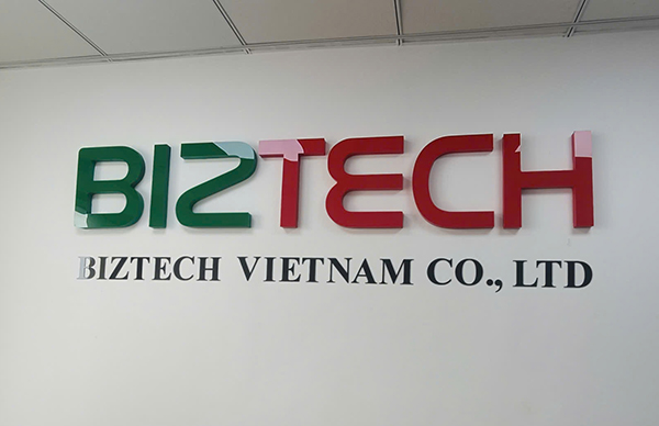 Làm logo bảng hiệu bằng Mica