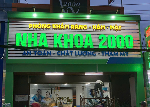 Quảng cáo thông tin của doanh nghiệp, cửa hàng xuyên xuốt