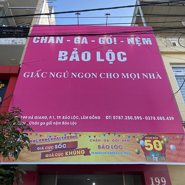 Mẫu bảng hiệu cửa hàng chăn ga gối đệm bằng bạt Hiflex in UV