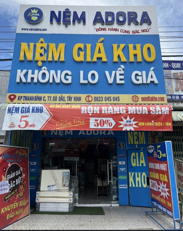 Mẫu bảng hiệu cửa hàng chăn ga gối đệm ADORA