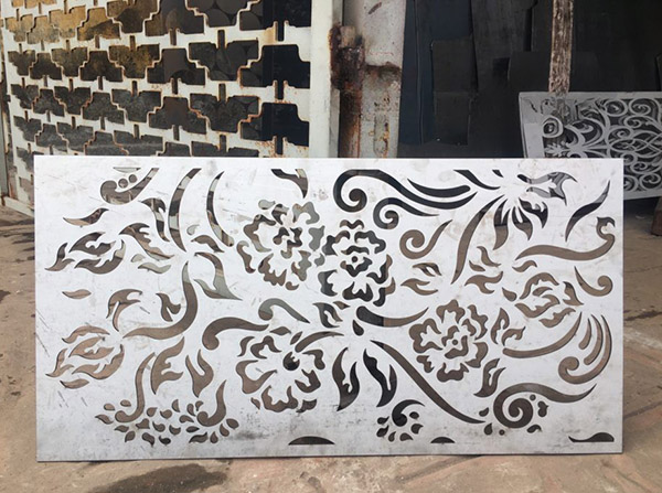 Cắt CNC họa tiết hoa văn, vách ngăn trang trí trong nhà