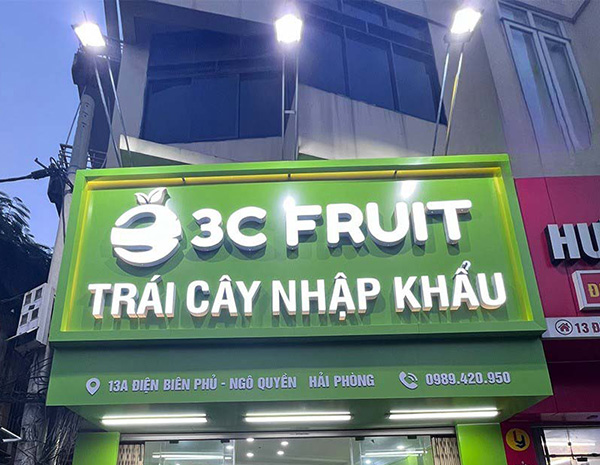 Bảng hiệu màu xanh lá cây phù hợp cho mệnh Mộc